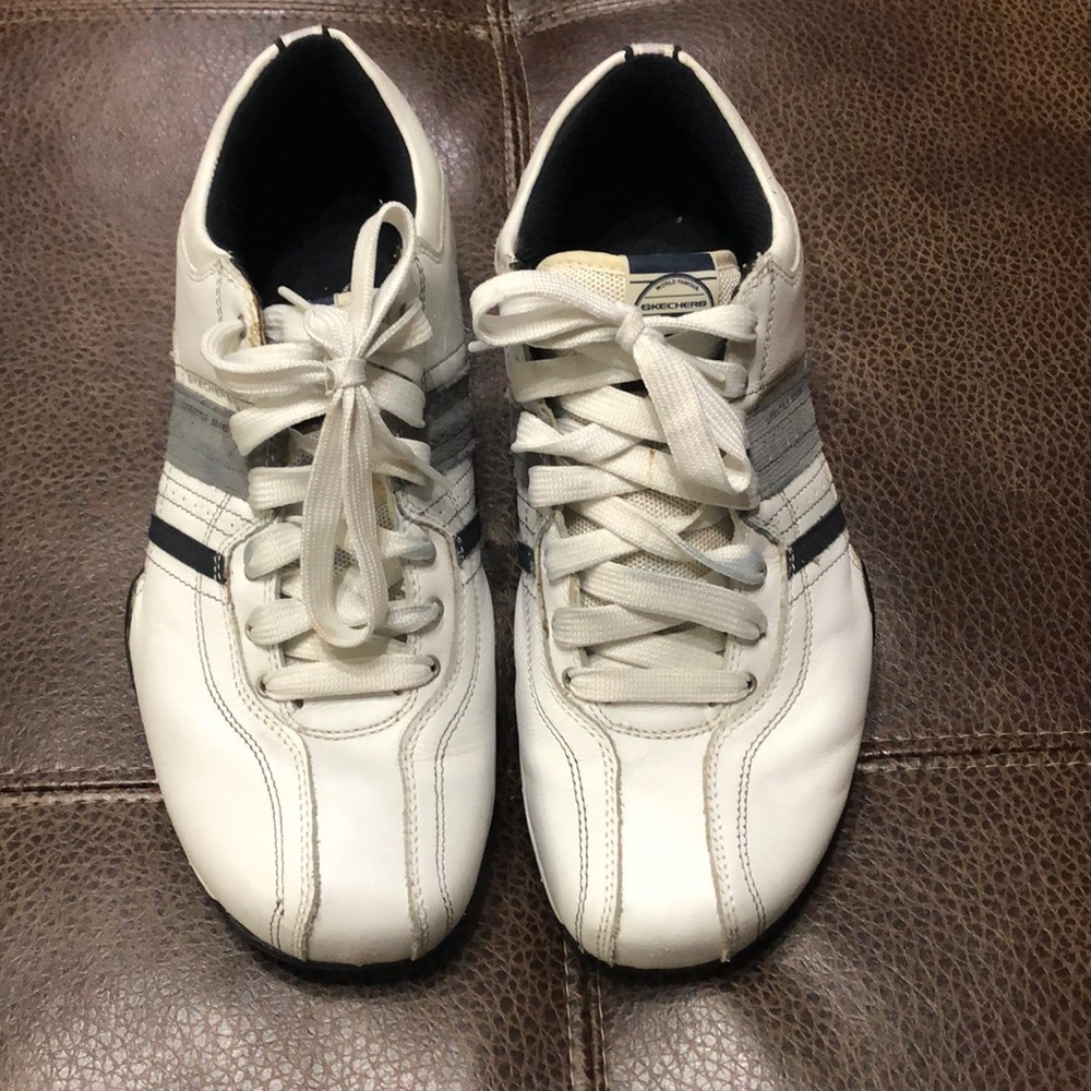 Shoe - Picture 2 of 7